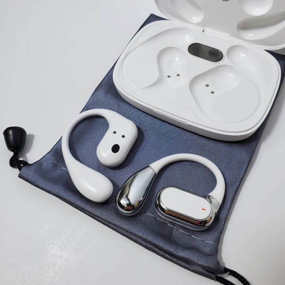 Q11 White & Silver Wireless TWS Earbuds